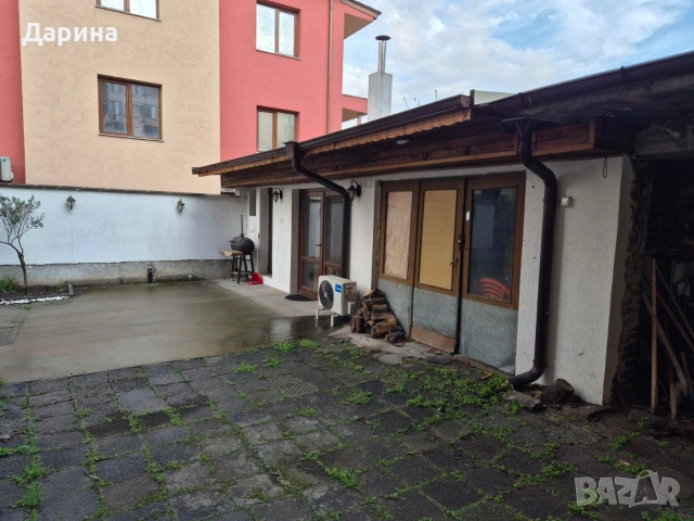 Частно лице продава етаж от къща Пловдив