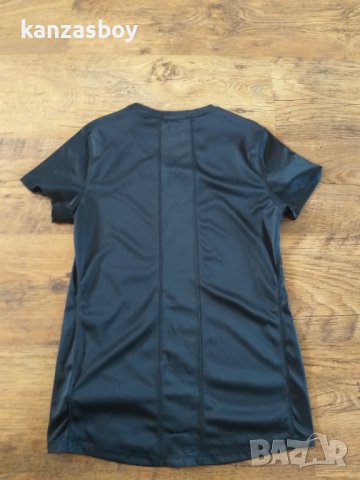 Reebok Run Essentials - страхотна дамска тениска КАТО НОВА, снимка 7 - Тениски - 41339987