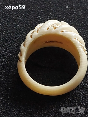 Рядък дамски пръстен от слонова кост,украсен с 14 каратово злато, снимка 3 - Пръстени - 52432228