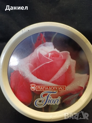 Стара голяма метална кутия , снимка 2 - Антикварни и старинни предмети - 51669080