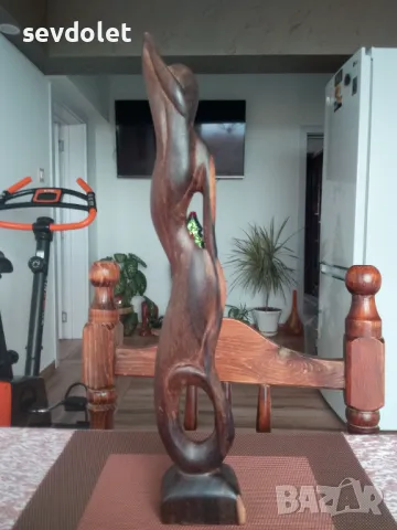 Тяло на жена.Дърворезба.