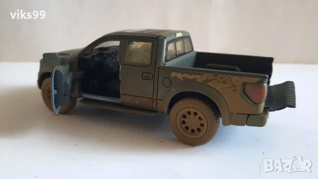2013 Ford F-150 SVT Raptor SuperCrew - Мащаб 1:46 , снимка 3 - Колекции - 55854089