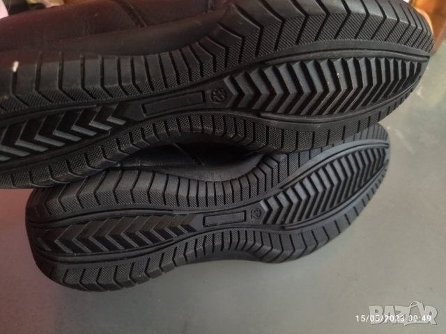 Маратонки, снимка 2 - Детски маратонки - 40705535