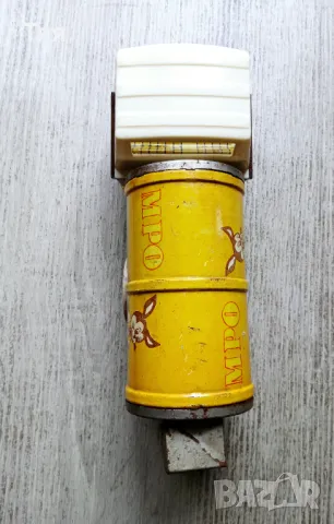 Старо ламаринено камионче , снимка 8 - Антикварни и старинни предмети - 49490126