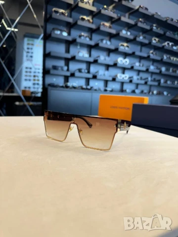 очила с черен обикновен калъф и ув защита celine dita ray ban louis vuitton , снимка 13 - Слънчеви и диоптрични очила - 50998538