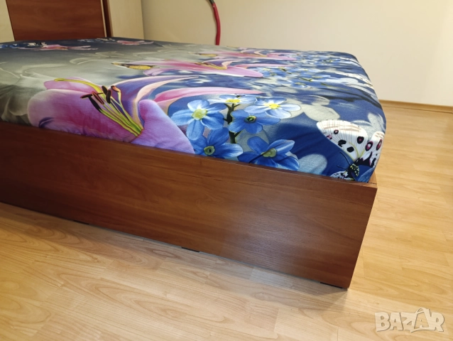 Спалня,ракла и матрак, снимка 2 - Спални и легла - 52022282