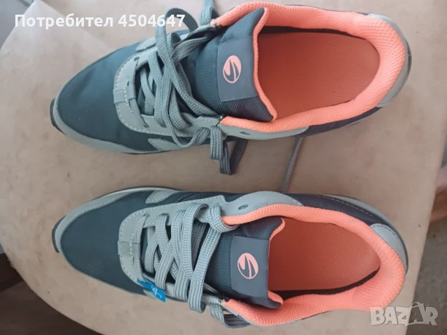 Дамски маратонки Декатлона, снимка 3 - Маратонки - 51228812