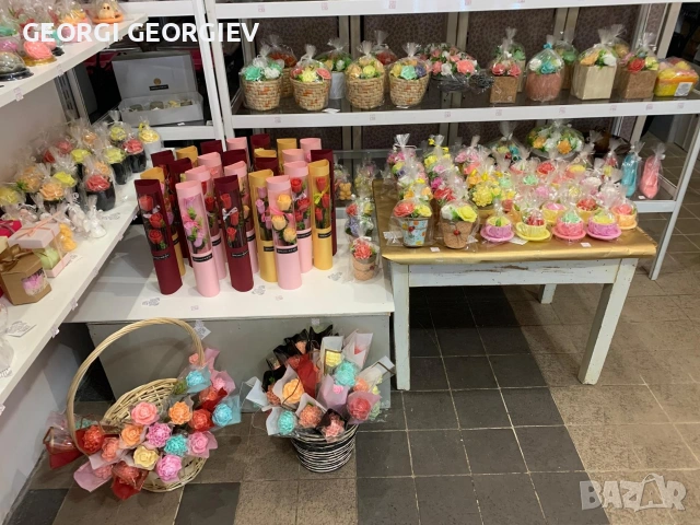 цветя изработени с глицеринов ароматен сапун и Българска роза 🌹, снимка 13 - Изкуствени цветя - 53643688