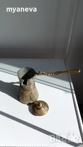 Традиционен арабски  кафеник, известен като далла (dallah). , снимка 7 - Антикварни и старинни предмети - 53829611