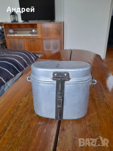 Стара войнишка кутия за храна