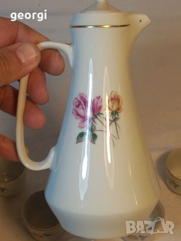 Порцеланова каничка за греяна ракия 