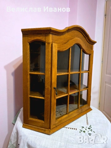 Винтидж дъбова витрина за стена (ъглова) от масивно дърво. Перфектно състояние., снимка 3 - Антикварни и старинни предмети - 53757911