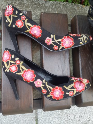Обувки, снимка 2 - Дамски обувки на ток - 41084219