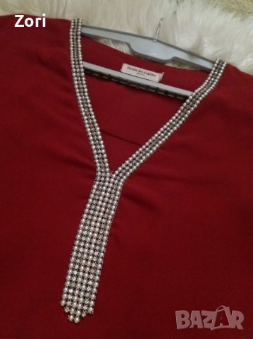 ИЗКЛЮЧИТЕЛНО КРАСИВА шифонена риза в бордо с остро деколте със сребристи камъчета и перлички по него, снимка 2 - Ризи - 42167420