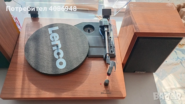 грамофон Lenko Bluetooth чисто нов 