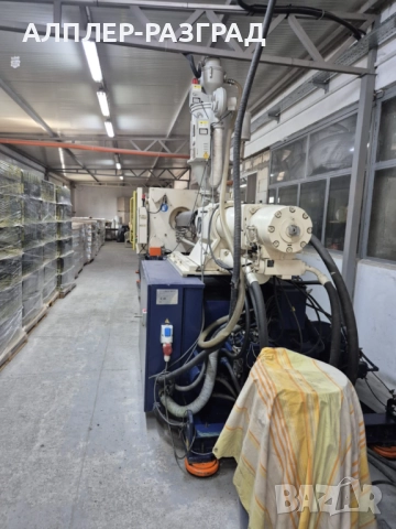 Работеща линия за пластмасови кутии за сирене - Krauss Maffei!!!, снимка 2 - Друго търговско оборудване - 51580978