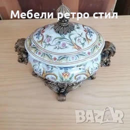 Шикозна порцеланова бонбониера в бароков стил. С  богати флорални орнаменти, дръжки и основа., снимка 5 - Антикварни и старинни предмети - 51089138
