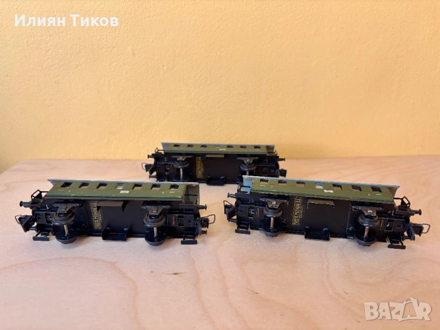 3 пътнически вагона Trix 20114 H0 1:87 ретро модел Влак, влакче, локомотив , снимка 6 - Влакчета, самолети, хеликоптери - 53777100
