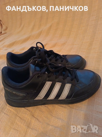 Продавам много запазени оригинални кожени маратонки Адидас, номер 43 1/3 , снимка 3 - Маратонки - 53213359