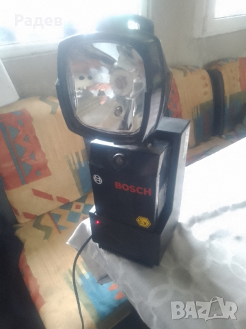 мощен прожектор боен фар акумулаторен Bosch HKEB 100-EN, снимка 3 - Други инструменти - 44635404