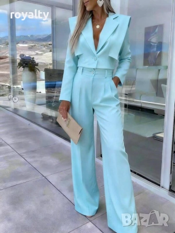 Елегантен светло син костюм късо сако с панталон