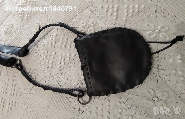 Малка черна кожена чанта кросбоди - Antonello Serio , снимка 4 - Чанти - 40913657