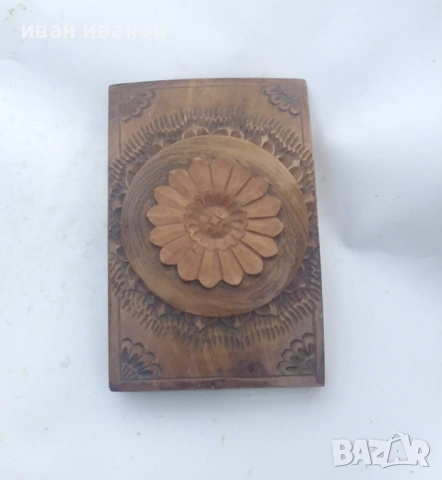 красива дървена кутия 