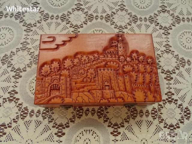 Резбована кутийка "Царевец", снимка 2 - Декорация за дома - 49784789