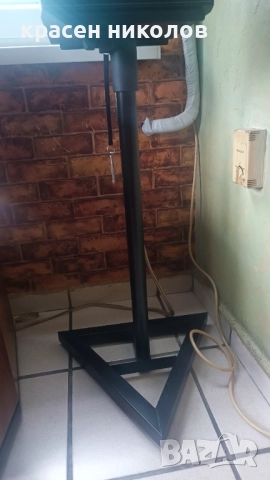 стойки за тонколони