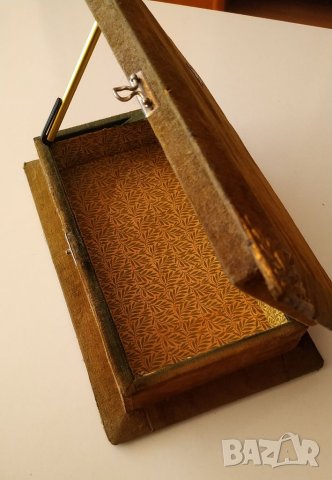 Стара кутия, снимка 11 - Антикварни и старинни предмети - 41875834