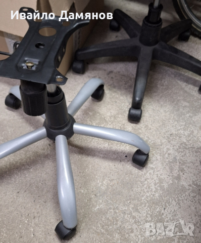 Части за офис столове - подлакътници, звезди, колелца, декоративни пластмаси, болтове, лагери, снимка 3 - Столове - 44353280