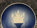 Порцеланова чиния за окачване на стена -летни олимпийски игри в Монреал  Канада  1976 г., снимка 2