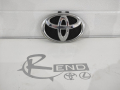 Предна емблема за Toyota Auris 2012-2015 75301-02020, снимка 1 - Части - 44710456