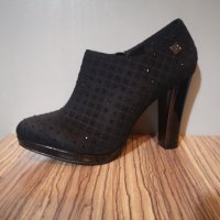 Нови -50% естествена кожа Laura Biagiotti естествен велур черни обувки 38 номер есенни дамски обувки, снимка 3 - Дамски елегантни обувки - 33881189
