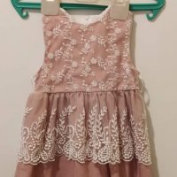 Продавам красива рокличка за малки момиченца , снимка 1 - Бебешки рокли - 38630501