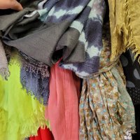 Различни шалове,цветни и едноцветни, снимка 4 - Шалове - 40298712