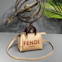 Мини чанта Fendi, снимка 11 - Чанти - 41321770