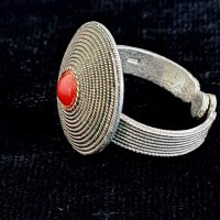Старинен сребърен пръстен с корал , снимка 2 - Антикварни и старинни предмети - 41015774