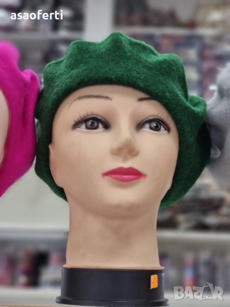 Шапка барета в тъмно зелен цвят , снимка 1