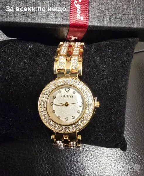 Guess Ръчен Златист Часовник С Кристали И Бял Циферблат В Кутия Код VL-131, снимка 1