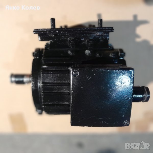 Трифазен елдвигател 380w /1450об./мин. приспособен за колонна бормашина Райдер с колона ф72мм., снимка 1