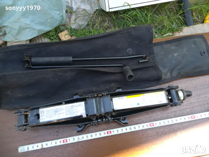 заявен-VW SKODA SEAT-ORIGINAL КРИК С ВЪРТОК И КЕЙС-ВНОС SWISS 1805251721LCHERY, снимка 1