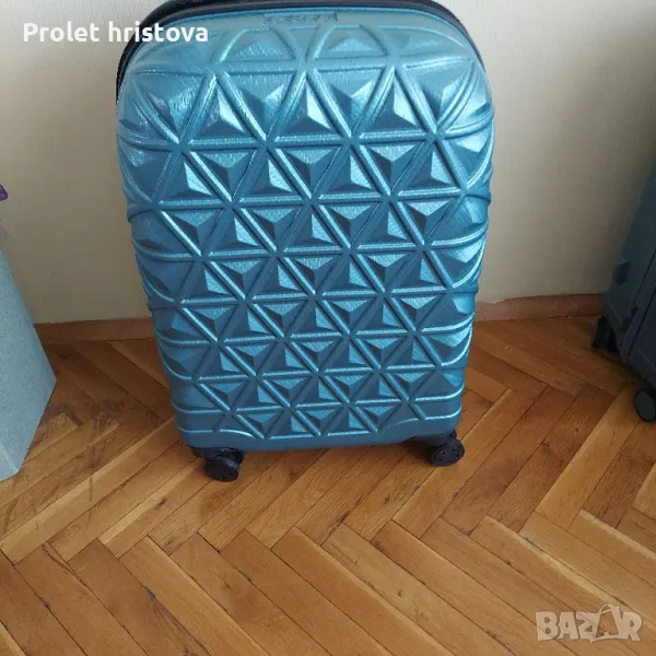 Удобен,елегантен и красив куфар, снимка 1