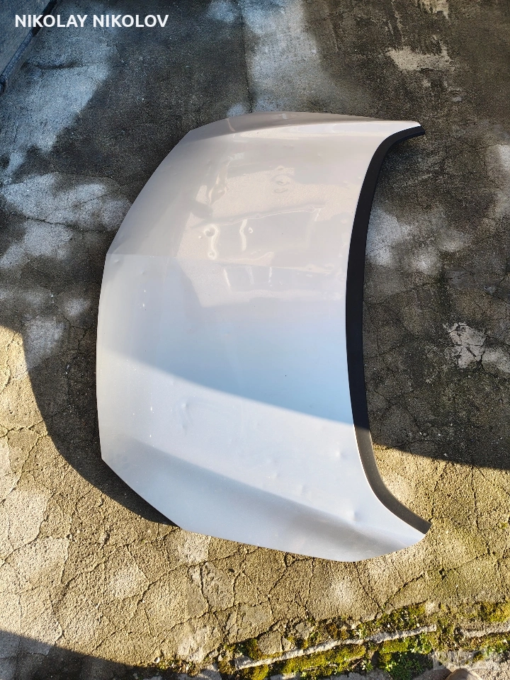 преден капак Опел астра j 2010 - 2018 , снимка 1