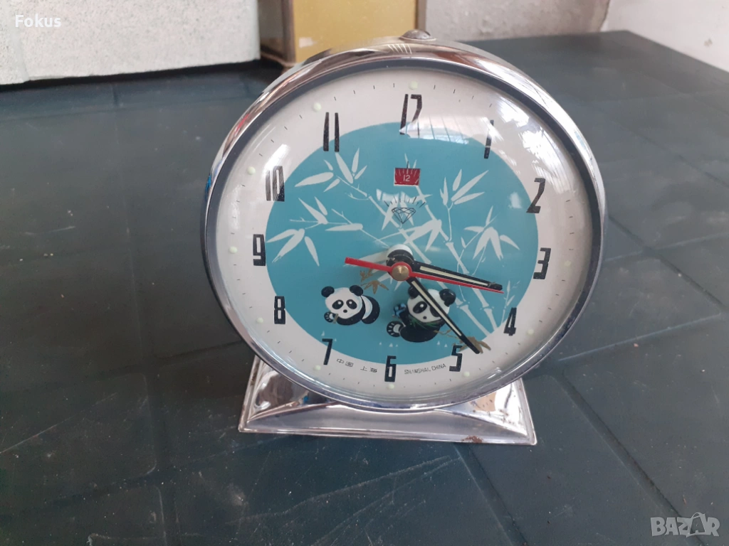Стар китайски анимиран часовник будилник с панди, снимка 1