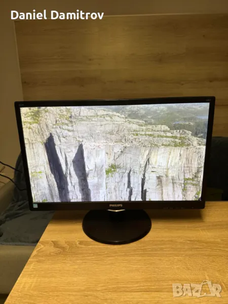 Продавам 21,5" Full HD монитор Philips 223V5L, снимка 1