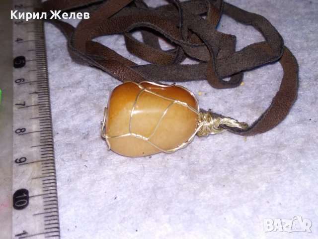 КРАСИВ ВИНТИДЖ - АРТ МЕДАЛЬОН НАТУРАЛЕН КАМЪК КАРНЕОЛ с ШНУРЧЕ от ВЕЛУР 21372, снимка 8 - Колиета, медальони, синджири - 41483256