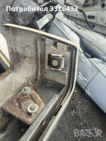 Оригинална задна бирня широка лайстна от Мерцедес 190 , снимка 7 - Автомобили и джипове - 53722173
