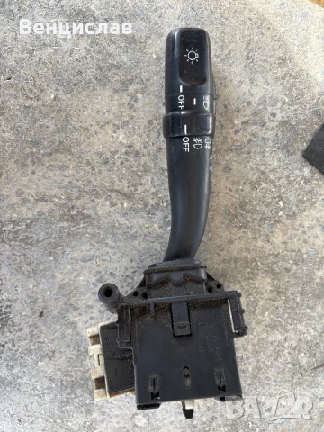 Лост за светлини Авенсис 2004-2009