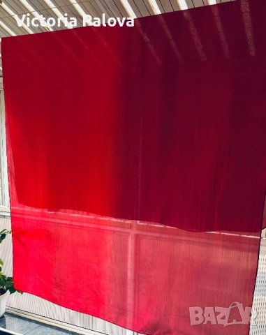 Луксозен копринен шал YAM YAM - OMBRE RUBY RED, снимка 10 - Шалове - 52924211